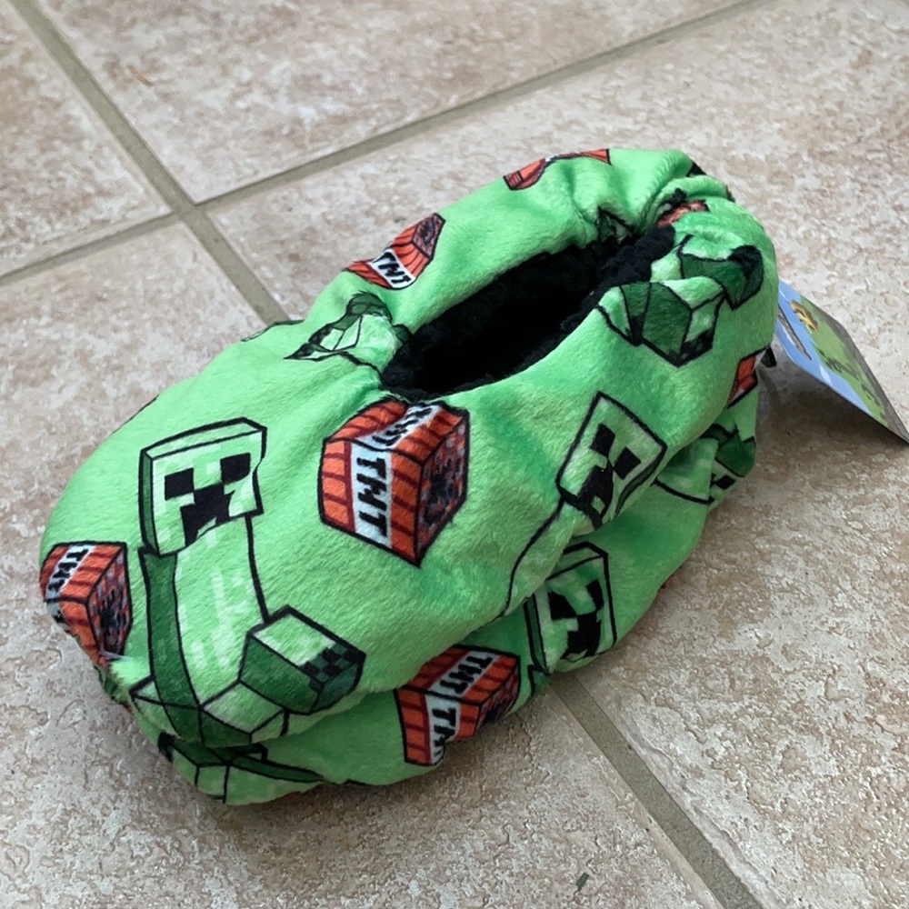 Minecraft Creeper TNT Snuggle Toes Slipper Socks